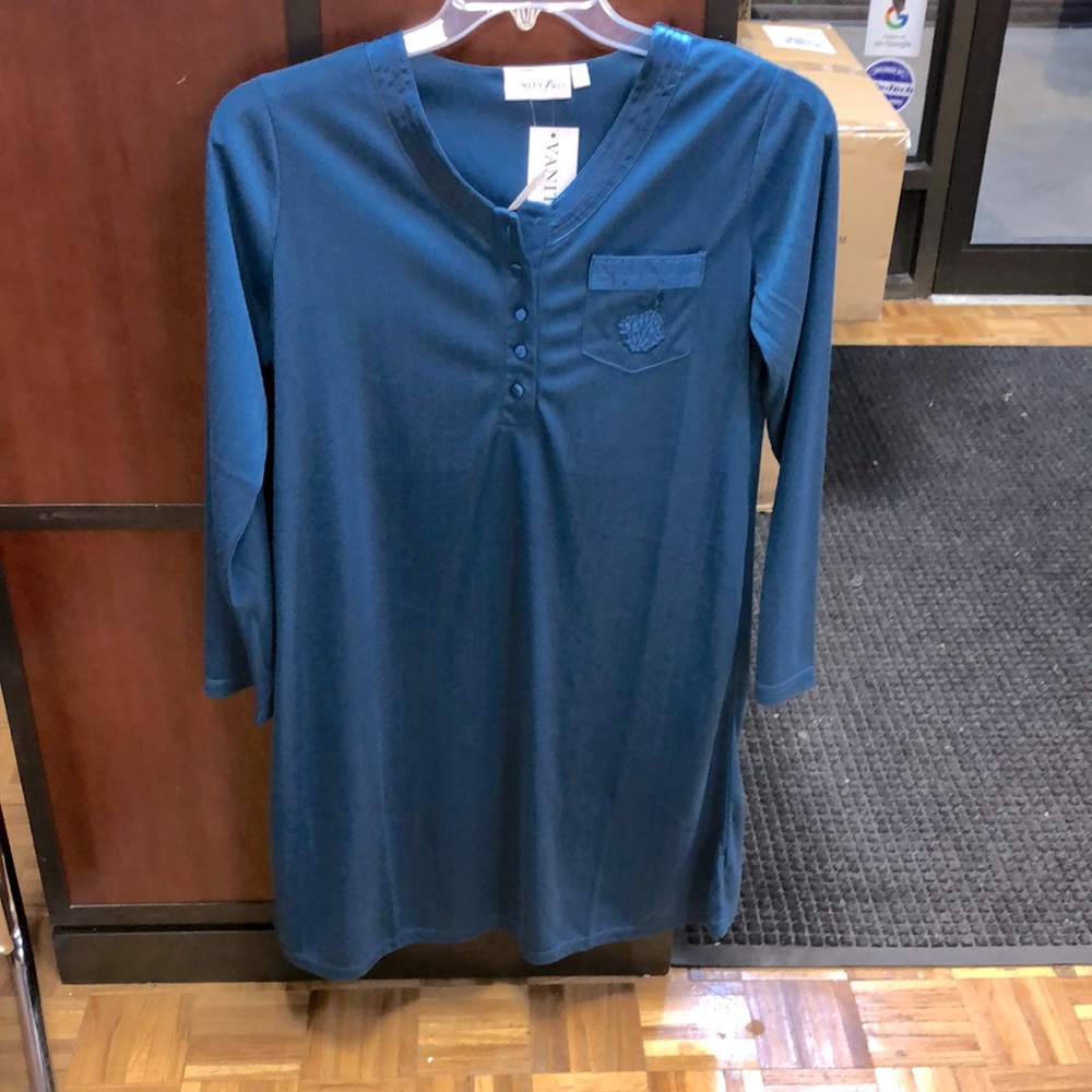 Women’s Solid Green Long Sleeve top